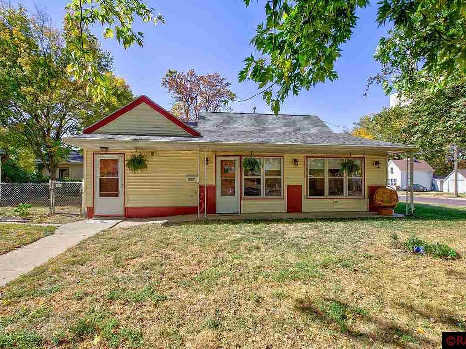 237 Adams Ave NE, Madelia, MN 56062 Zillow