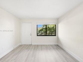 1310 W 29th St