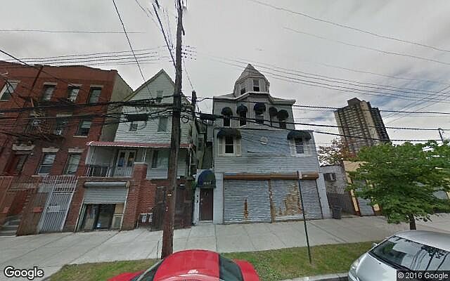 1st image of 900 E 213th Street #A