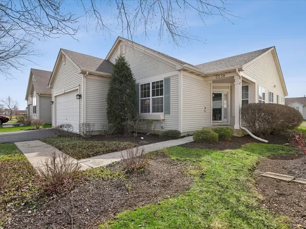 2238 Carillon Dr, Grayslake, IL 60030