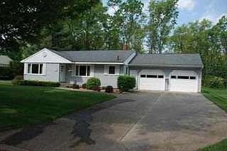 2nd image of 634 Woodland Dr