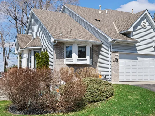 2749 Rivers Bluff Ln, Anoka, MN 55303