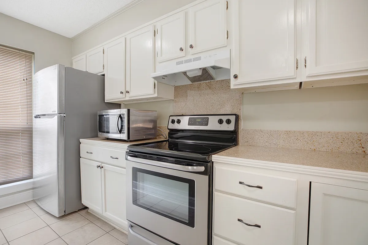 Building Photo - 210 Long Plantation Blvd #U