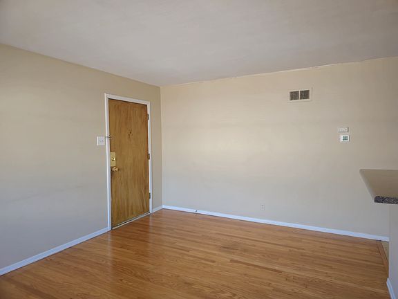 4th image of 2630 Hope Ave #F