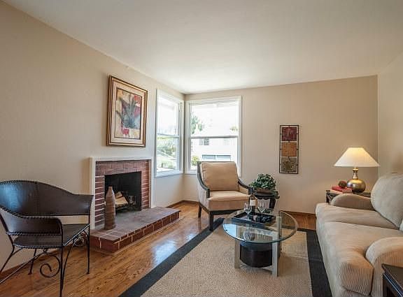 4th image of 2651 Rollingwood Dr