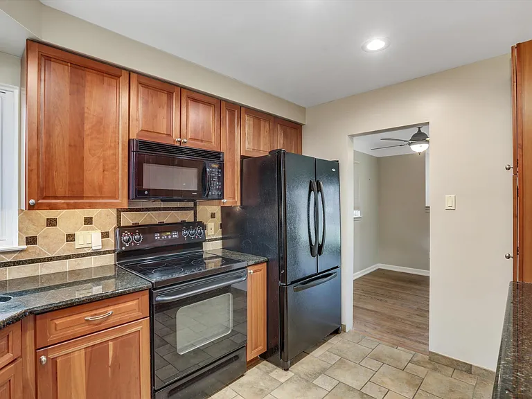 22826 Frederick Ave — Photo 9