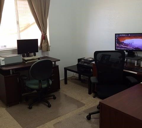 4th image of 24362 Delphinium Ave