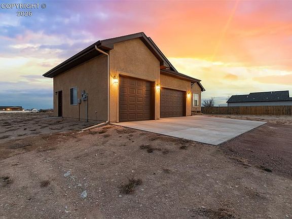 3rd image of 422 S Gilia Dr