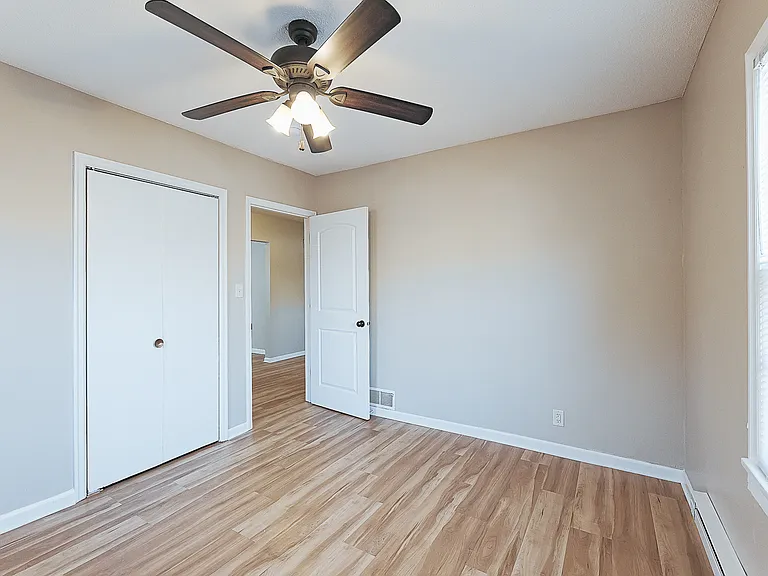 3426 Starr St #B — Photo 14