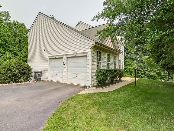 3rd image of 15222 Jeans Ct