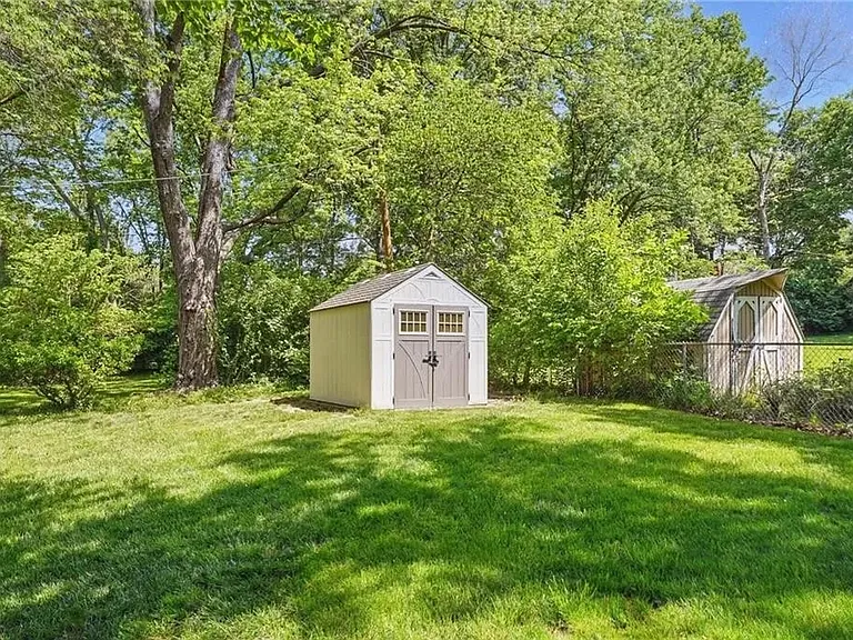 6817 N Bellefontaine Ave — Photo 45