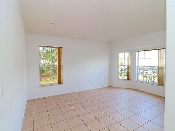 3rd image of 422 Eagle Dr
