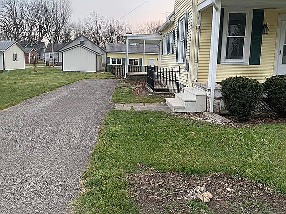 4th image of 7401 Wyandot St