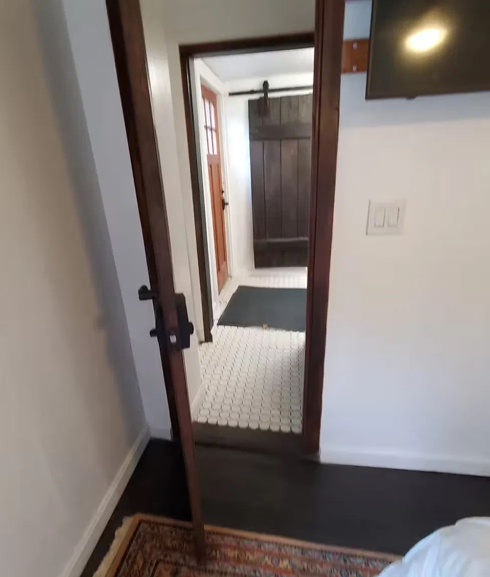 1 bed, 1.5 bath, 460 sqft, $1,200 — Photo 1