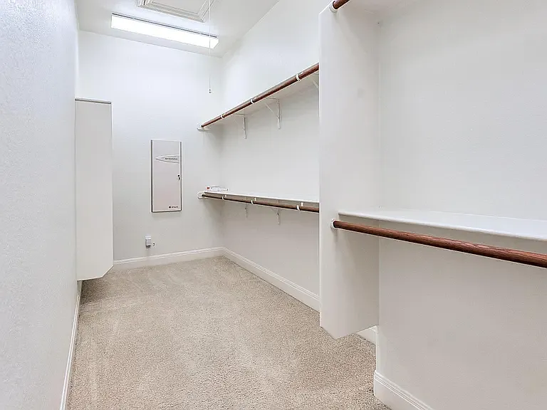 24711 Faraday — Photo 29