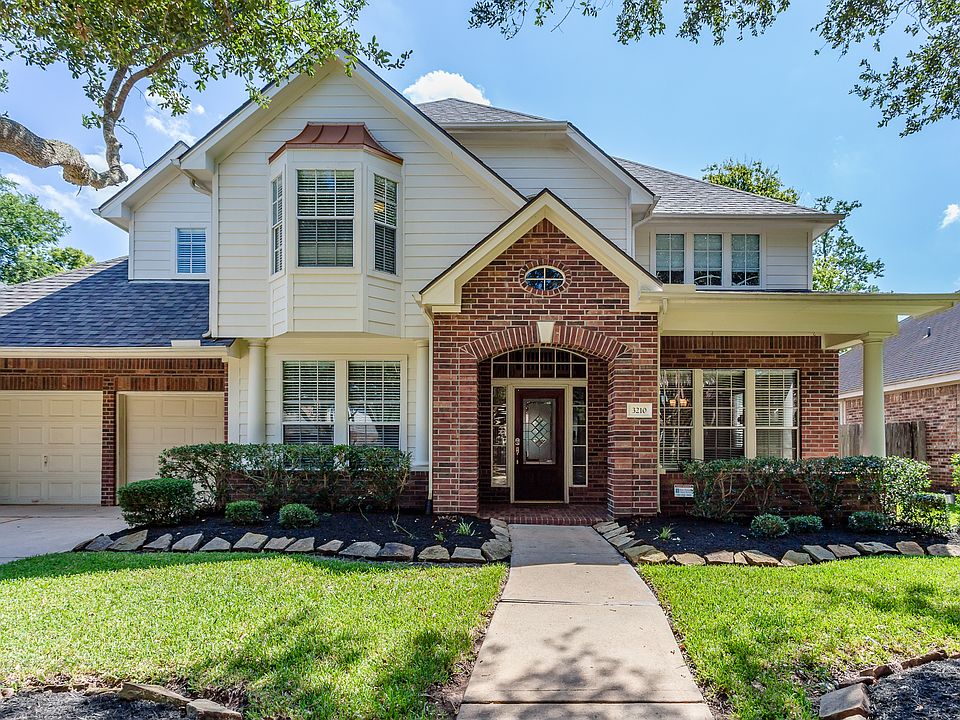 1st image of 3210 Oak Park Ln