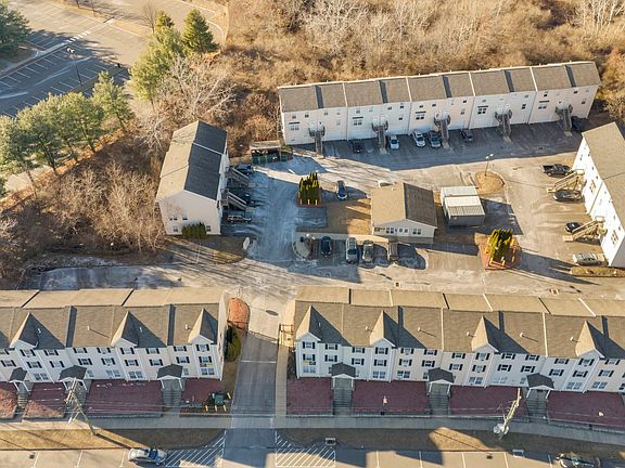 3rd image of 190 Pine Rock Ave #1
