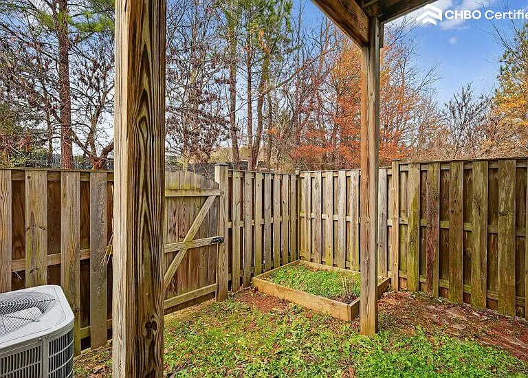 7450 Riding Meadow Way — Photo 3