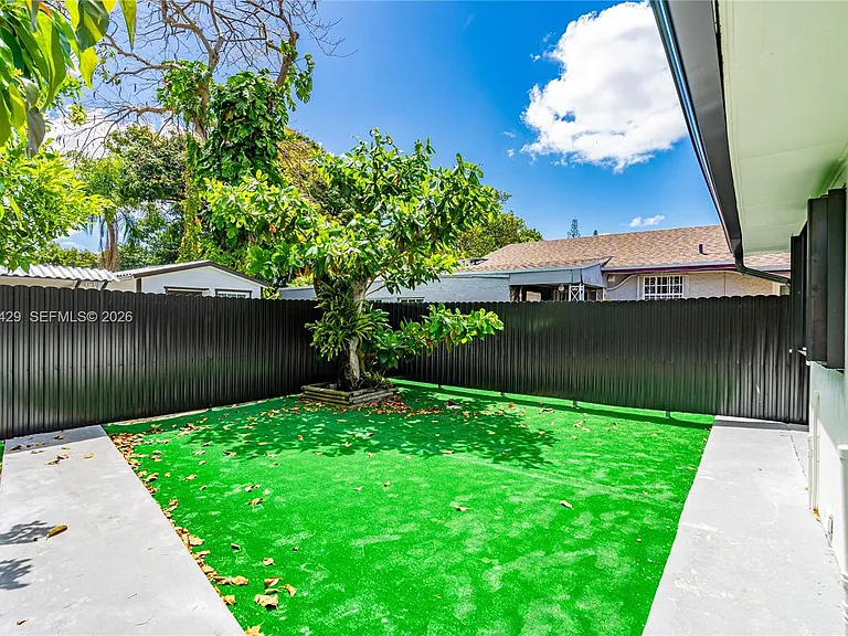 2309 SW 62nd Ave #A — Photo 12