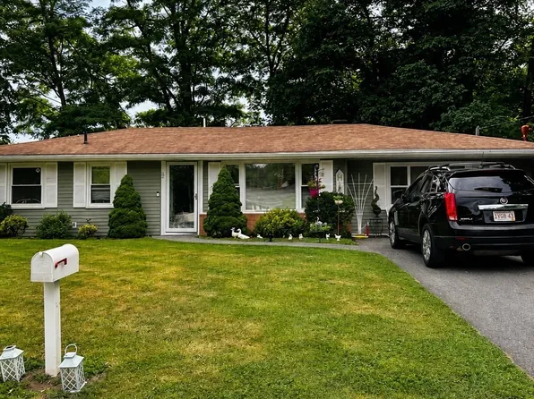 52 Dodge Rd, Brockton, MA 02302