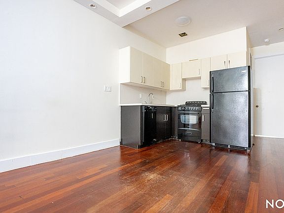 5th image of 757 Hart St APT 3R