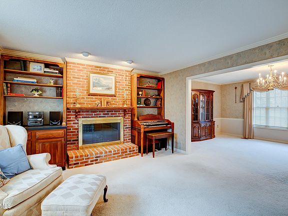 3rd image of 8943 Wesley Pl