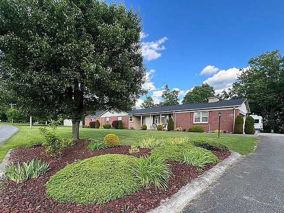 2nd image of 125 Robert E Lee Avenue Ext