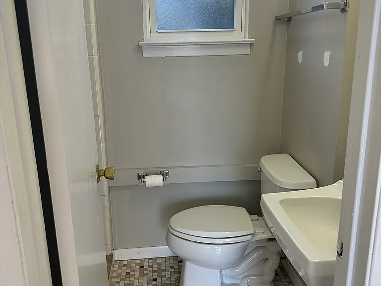 2501 Lakewood Rd — Photo 3