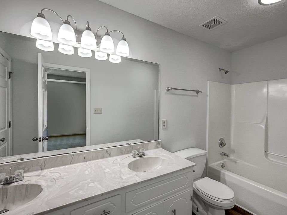 1st image of 237 Windmeade Cir #2