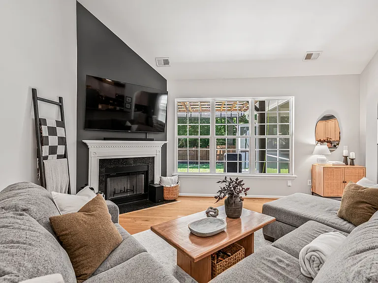 706 Beverly Dr — Photo 14