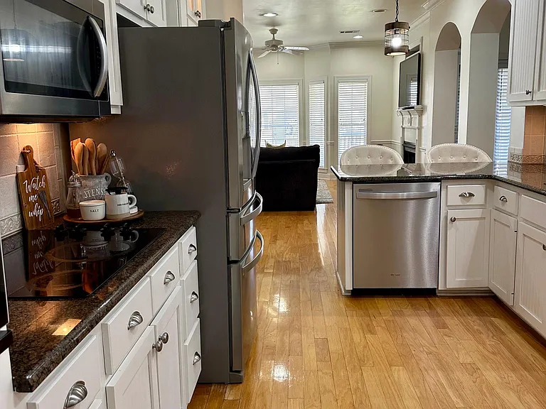 360 Indian Hills Dr — Photo 8