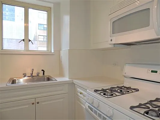 Rented by essential NEW YORK Real Estate | media 22