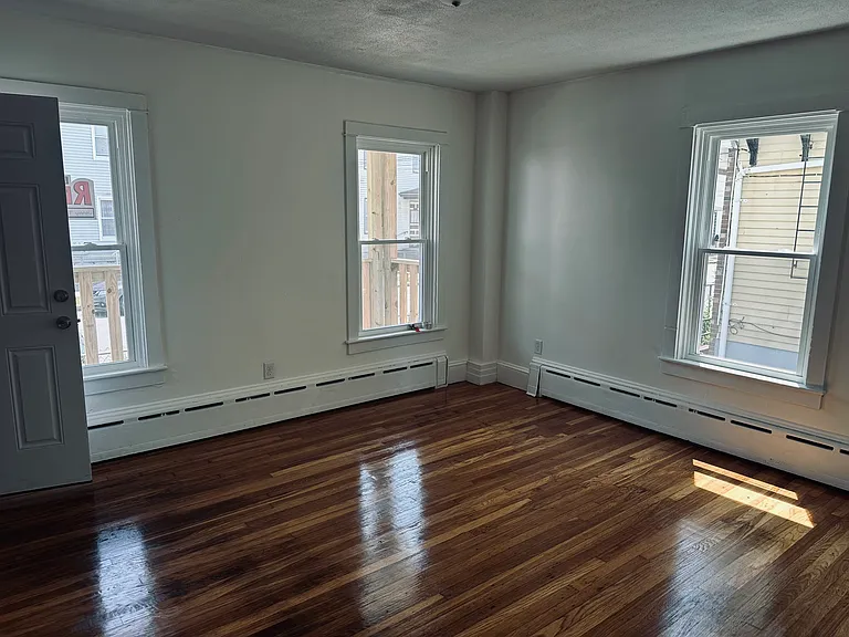 27 Nelson St #1 — Photo 3