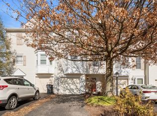 102 Westbrooke Ln, Coraopolis, PA