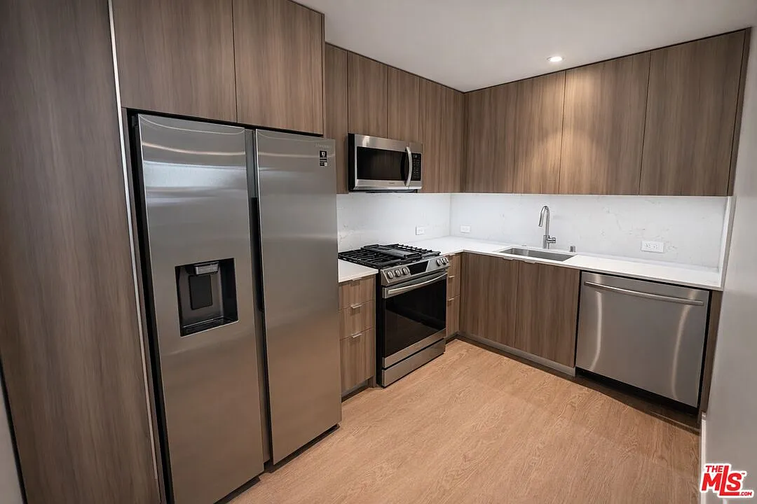 Building Photo - 1433 Euclid St #9