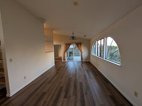 4th image of 5012 W Hemlock Ave