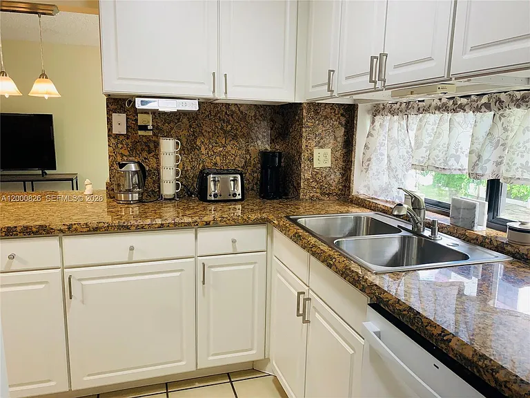 17021 N Bay Rd #318 — Photo 5