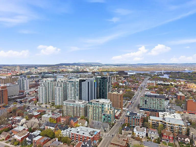180 George St #1002 — Photo 48