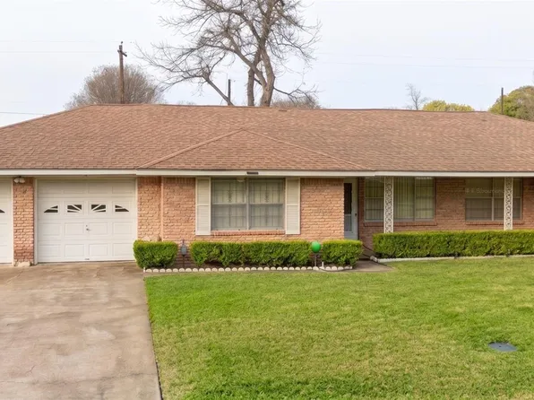903 E Spreading Oak Dr, Houston, TX 77076