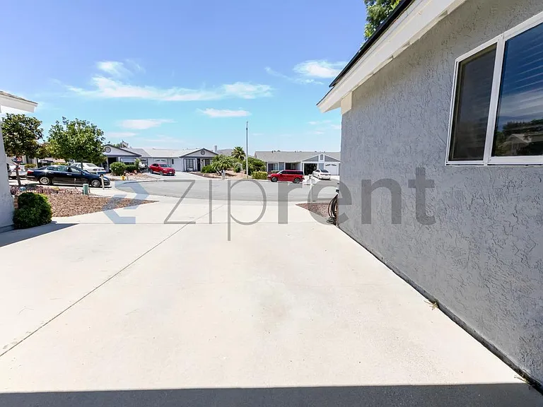 28238 Corte Retiro — Photo 31