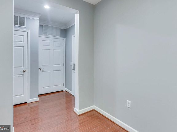 4th image of 2101 N Monroe St APT 408