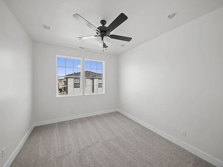 2305 E Kiabito Ln — Photo 17