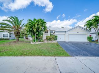 8817 Southern Orchard Rd N, Fort Lauderdale, FL 33328