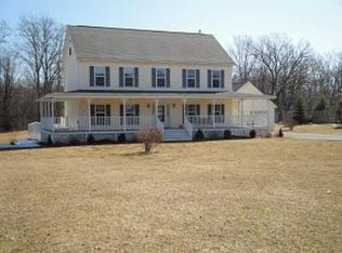 5 Willard Rd, Red Hook, NY 12571