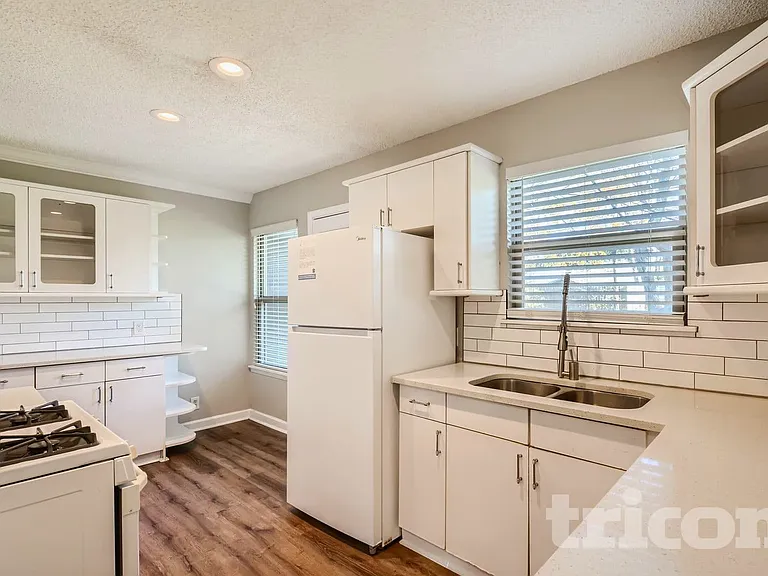 10630 Newcombe Dr — Photo 5