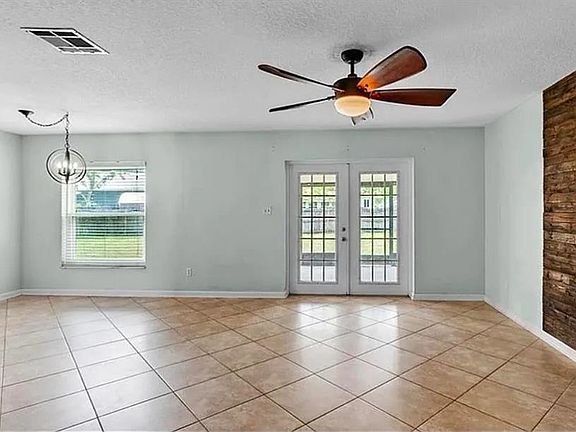 2nd image of 120 Bent Oak Ct