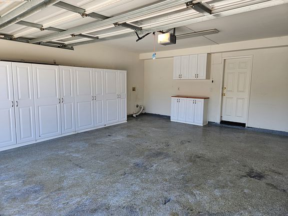 5th image of 16218 Bainbridge Way
