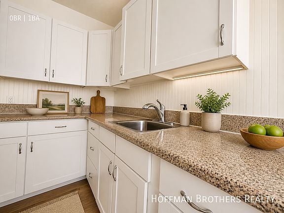 2nd image of 439 N Van Ness Ave #6