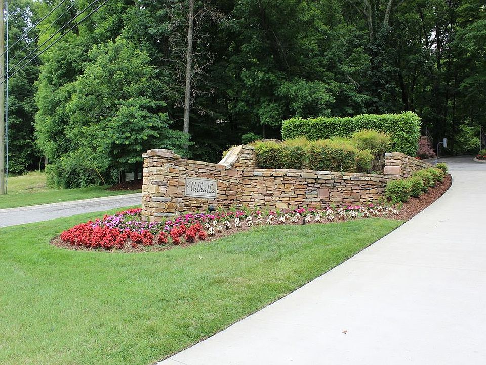 1st image of 740 Valhalla Ln