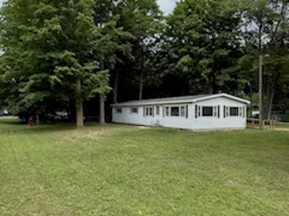 2839 Ironwood Dr W, Traverse City, MI 49685